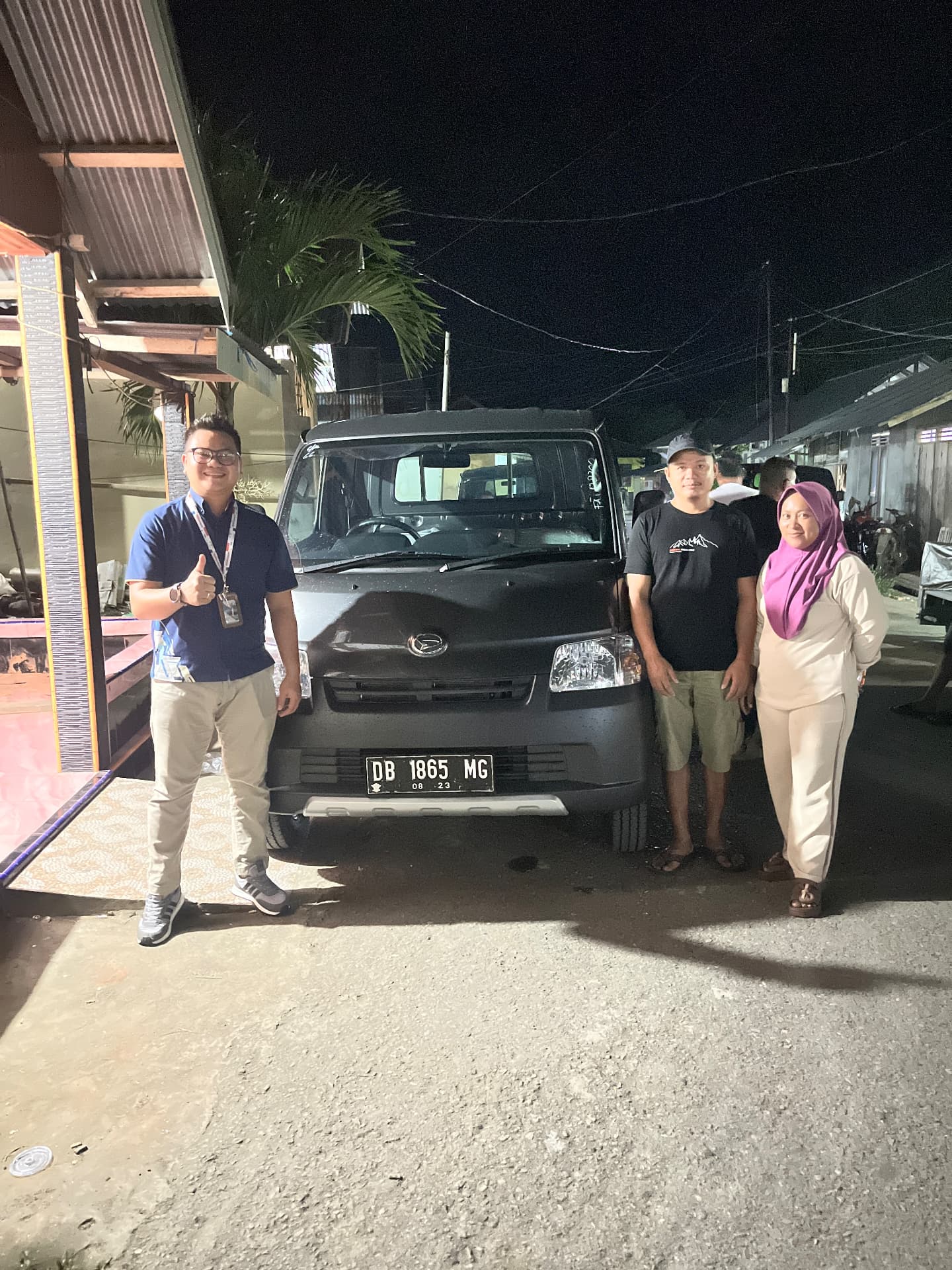 Serah terima Daihatsu Gran Max Pick Up bersama pelanggan di Manado